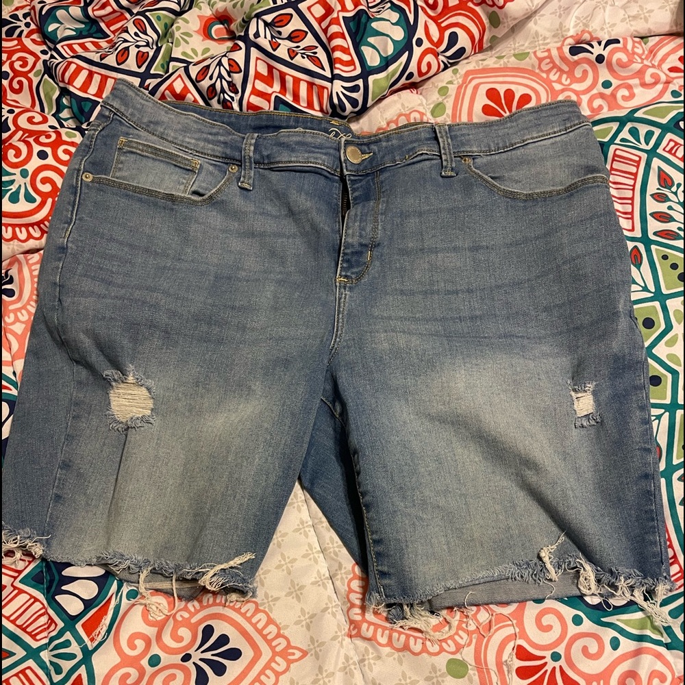 Size 20 distressed Bermuda shorts